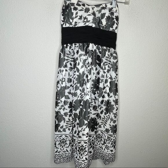 White House Black Market‎ Floral Strapless Dress - Picture 5 of 8